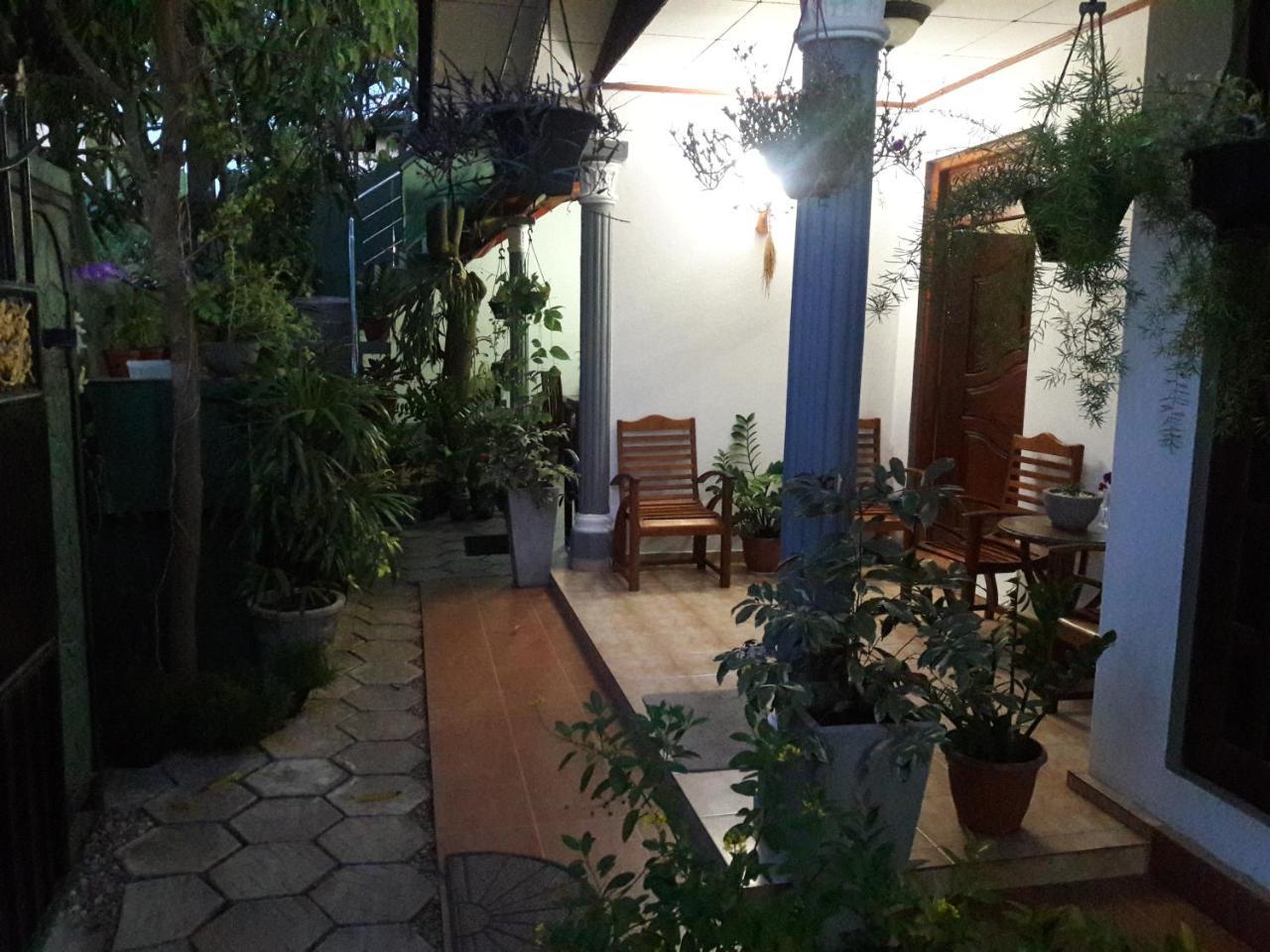 Aayu'S Guest Hotel เบนโตตา ภายนอก รูปภาพ